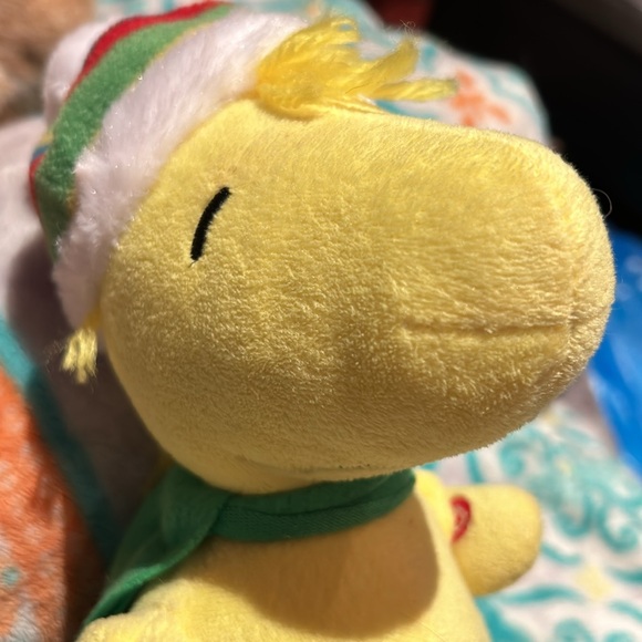 Peanuts Woodstock With Santa hat, Dances to music. Battery operated - Picture 2 of 3